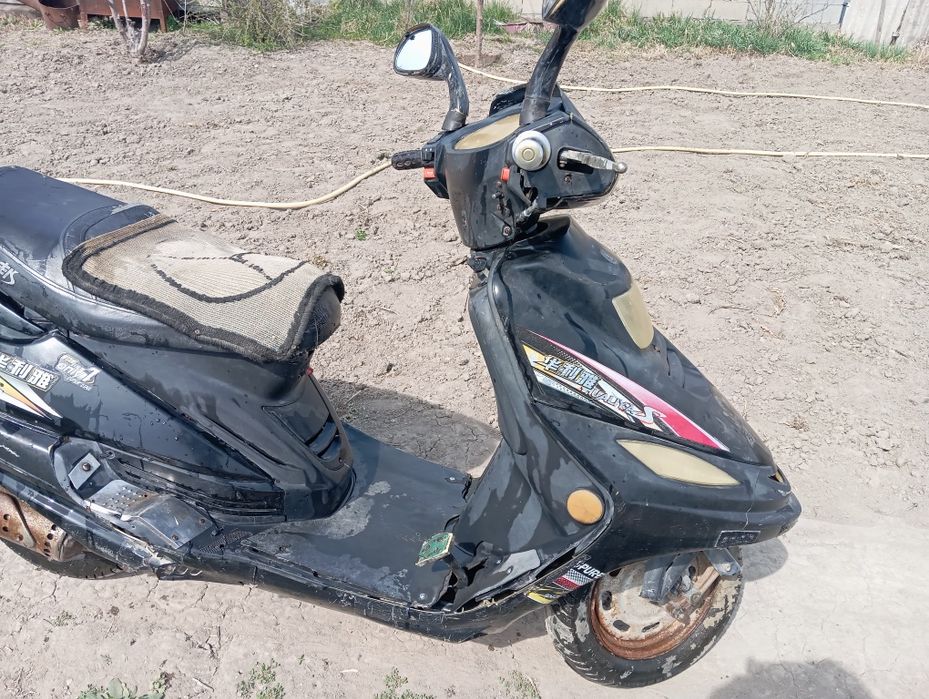 Мопед (скутер)80куб