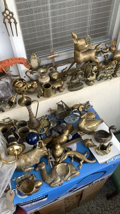 Бронзови фигурки различни