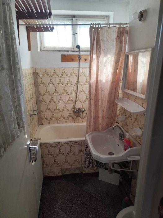 vând apartament 2 camere
