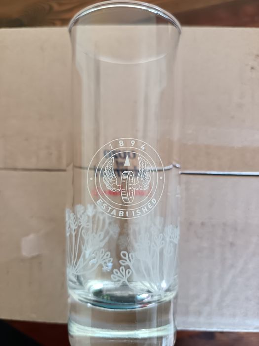 Продавам комплект чаши за узо PLOMARI