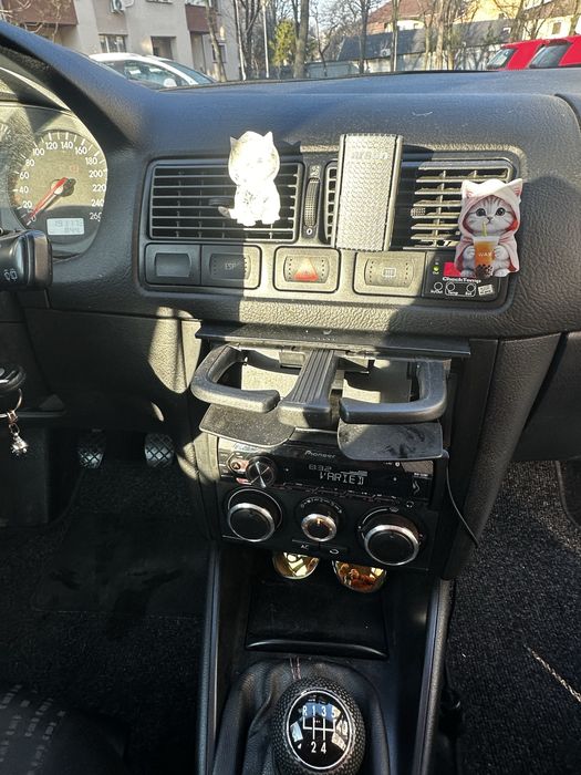 VW Golf 4 1.6 Benzina