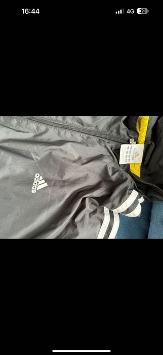 Vând trening adidas