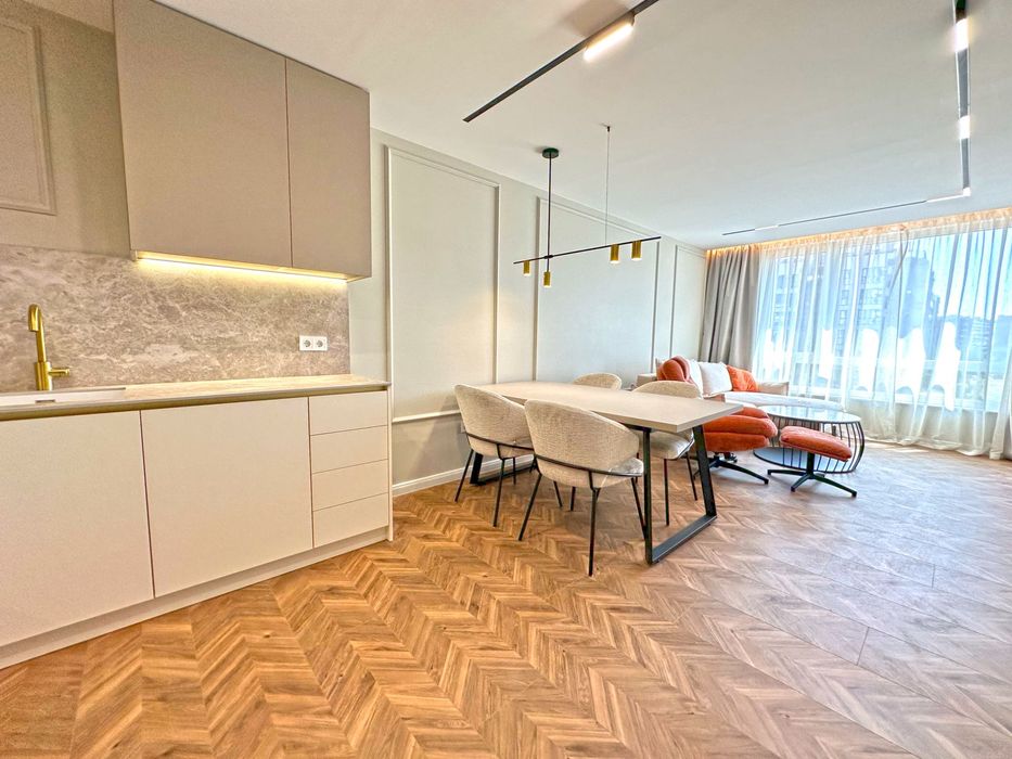 Продава се Тристаен апартамент в София, Младост 4 - 107 кв.м за 3272 €/кв.м - Снимка #1