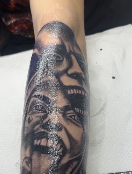 Artist Tatuator   Dă-ți Pielea la Viață  Cauți un tatuaj unic, ?