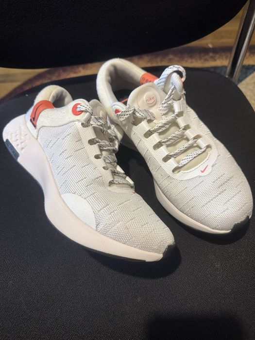 Nike marimea 37,5 ca noi