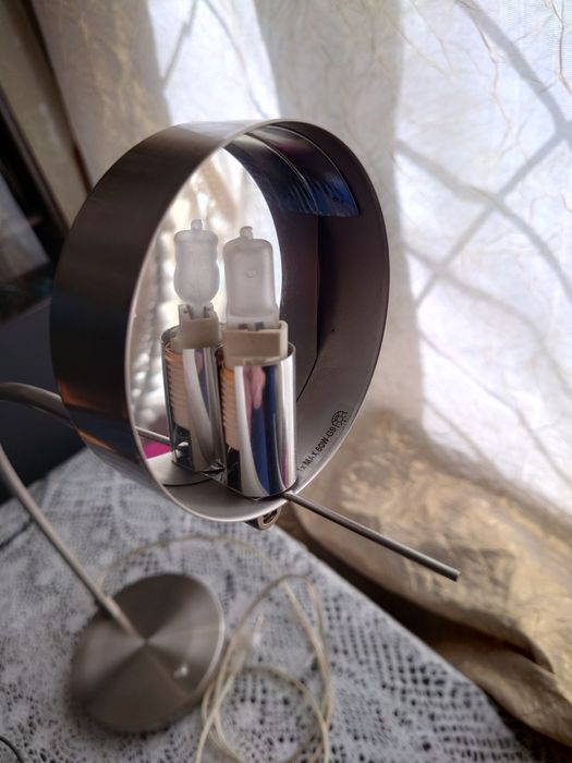 Настольная лампа