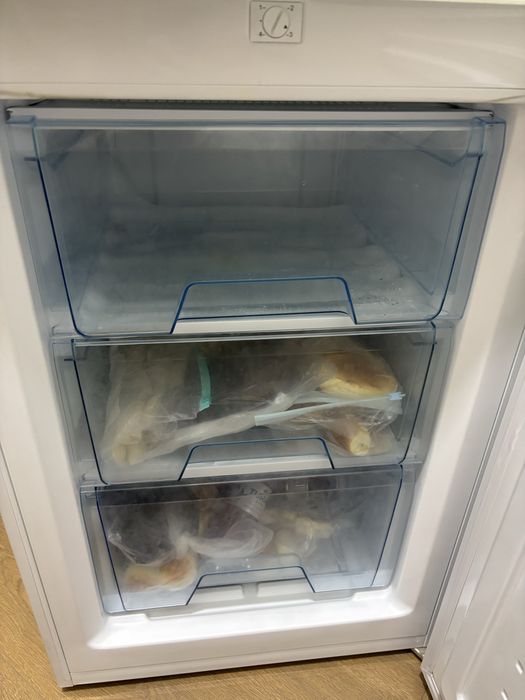 Продам морозильник