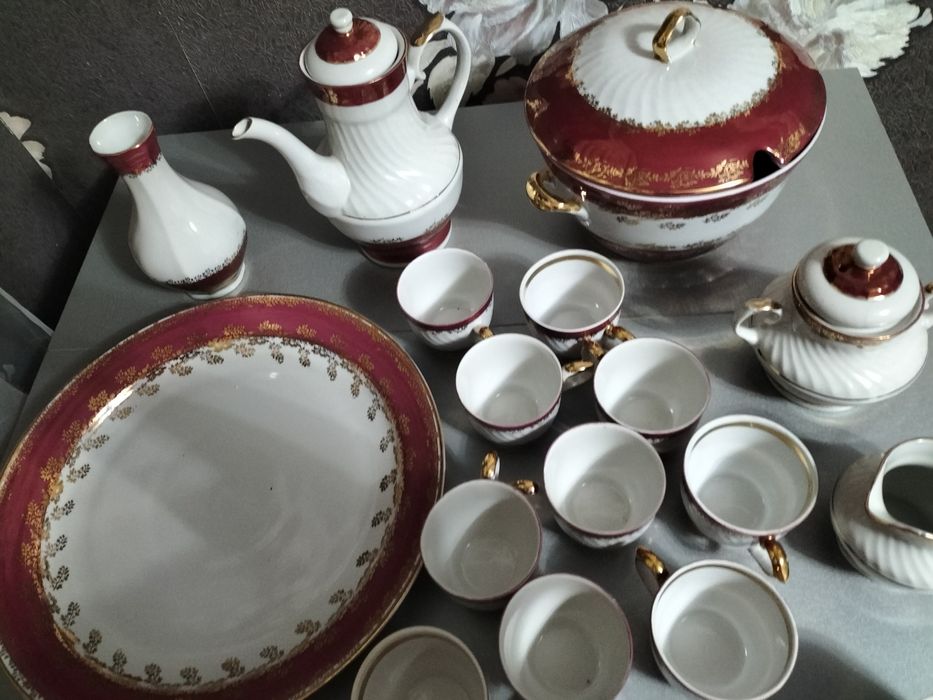 Продам сервиз чайно- столовыйбу