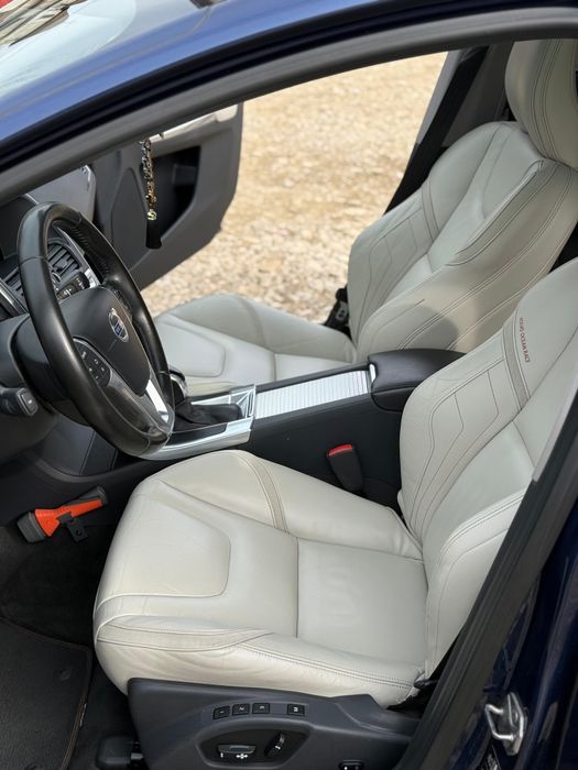 VOLVO XC60 D5 2.0 Diesel – 190 CP – Ocean Race – Automat