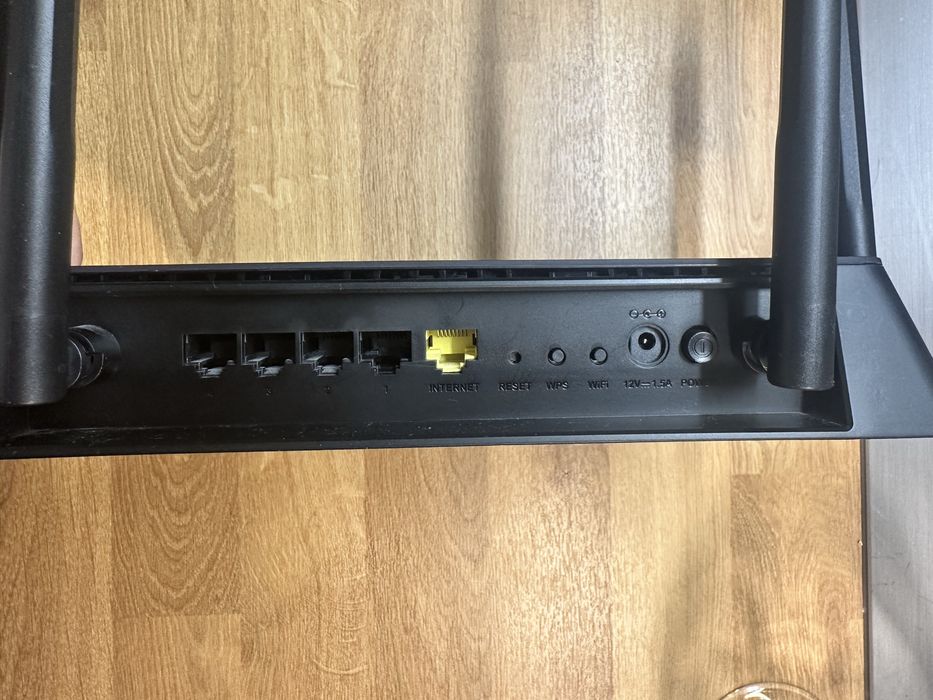 Router D-Link DIR-878
