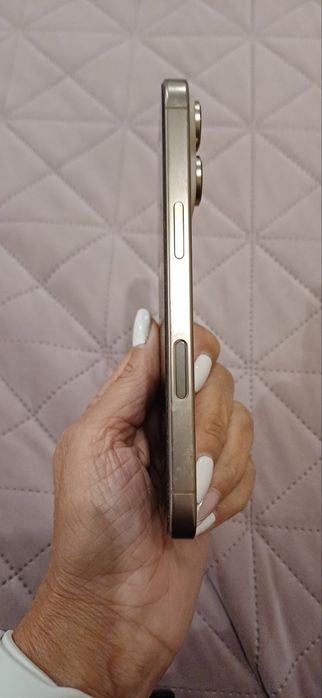 iPhone 16 pro и IPhone SE