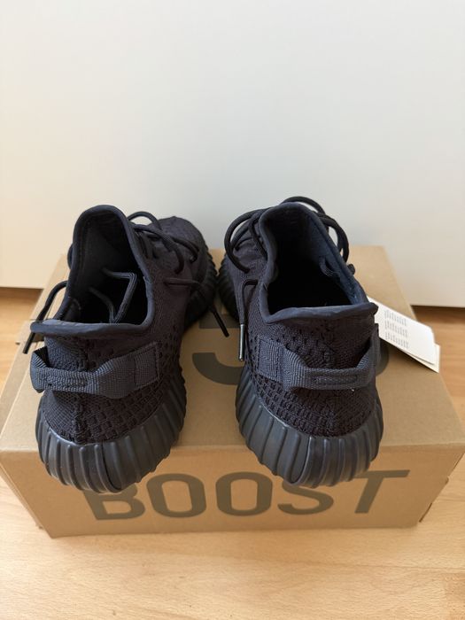 Yeezy 350 Onyx Black noi
