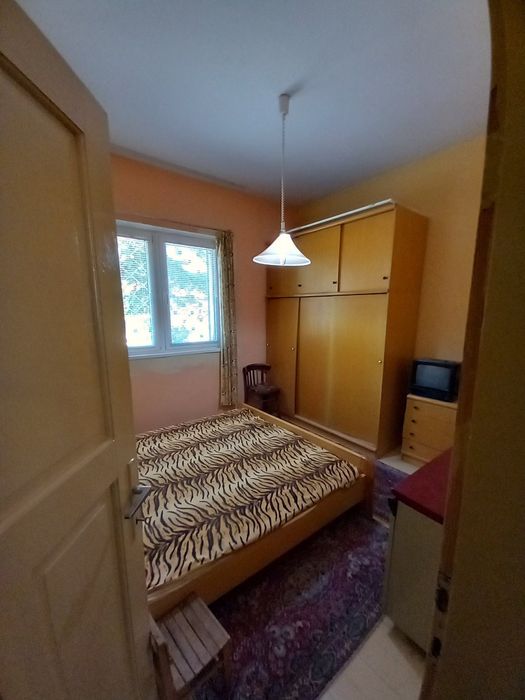 Продава етаж от къща  в гр.Дупница