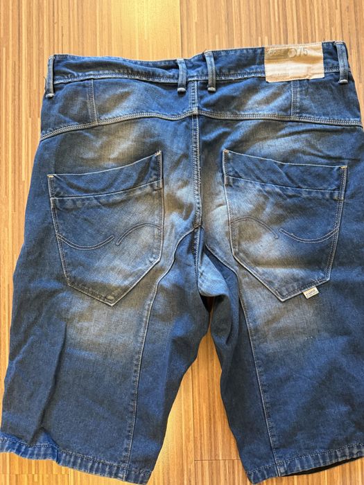 Pantaloni scurti