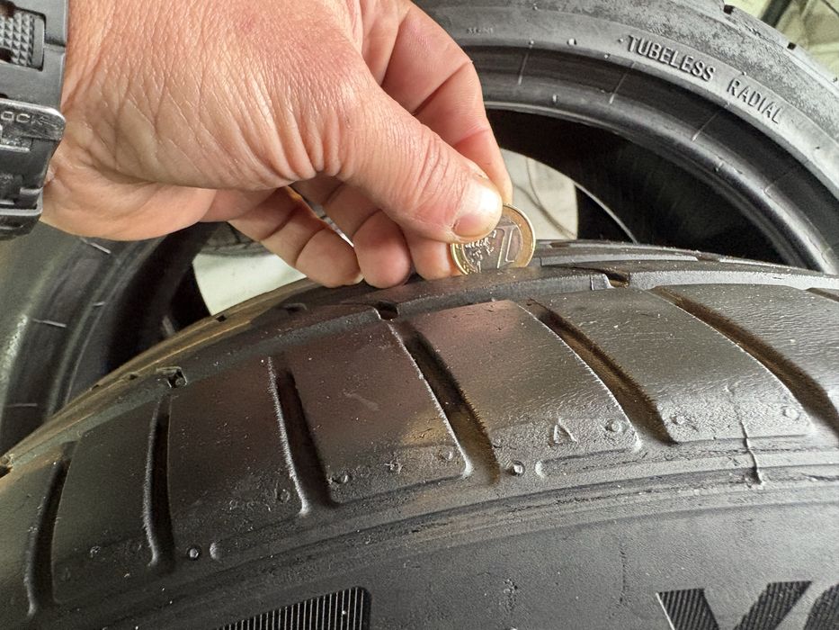 Гуми летни  235/40/18 hankook  dot 2022