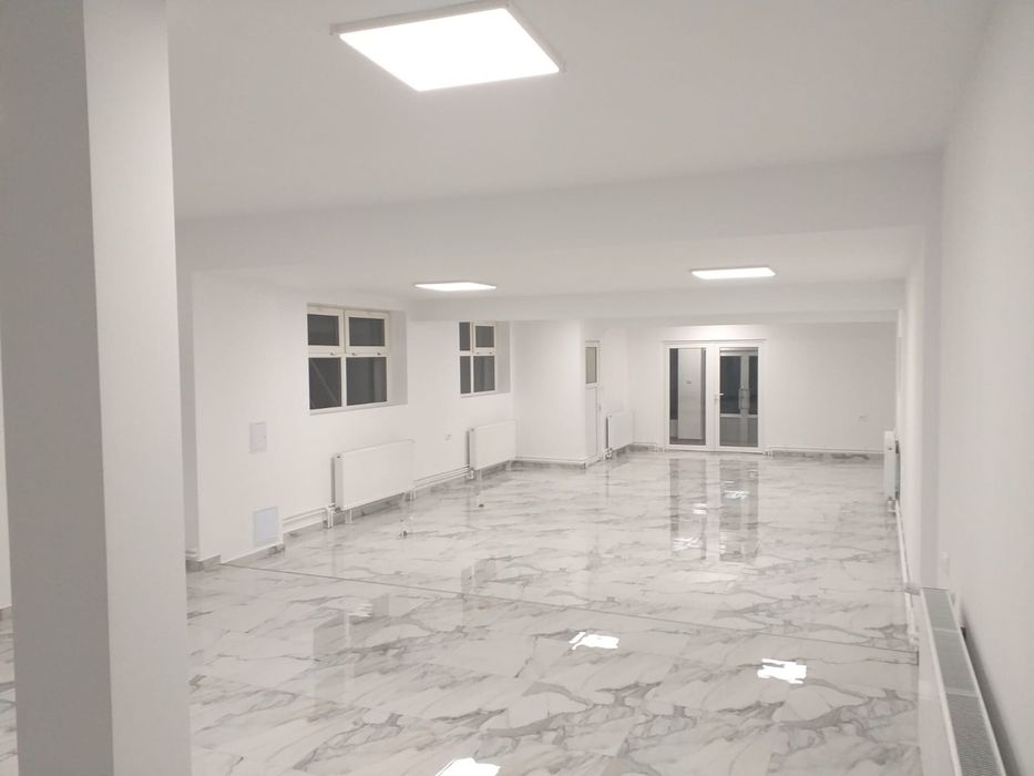 Închiriere spațiu comercial