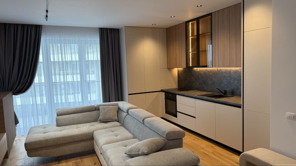 De inchiriat apartament trei camere nou amenajat direct proprietar