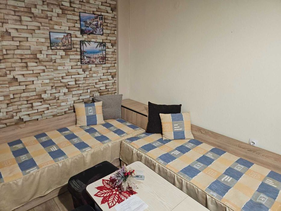 Дава се под наем Едностаен апартамент в Русе, Център - 52 кв.м за 193.8 € - Снимка #1