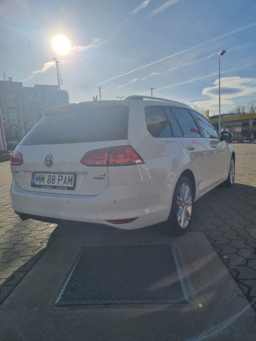 Volkswagen Golf 1.6 TDI BlueMottion

GOLF 7
1.6 TDI BLUEMOTION 
AUTOMA