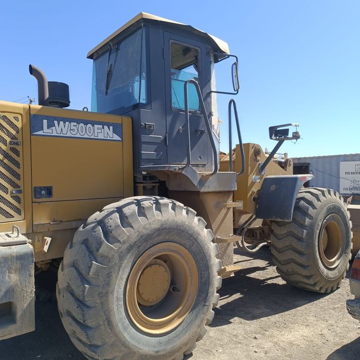 Погрузчик Фронтаный  и Виброкаток