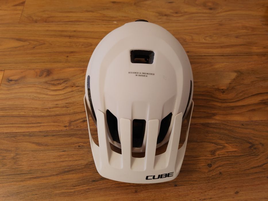 Vând casca protecție bicicliști Cube M 52~57 cm, nefolosită