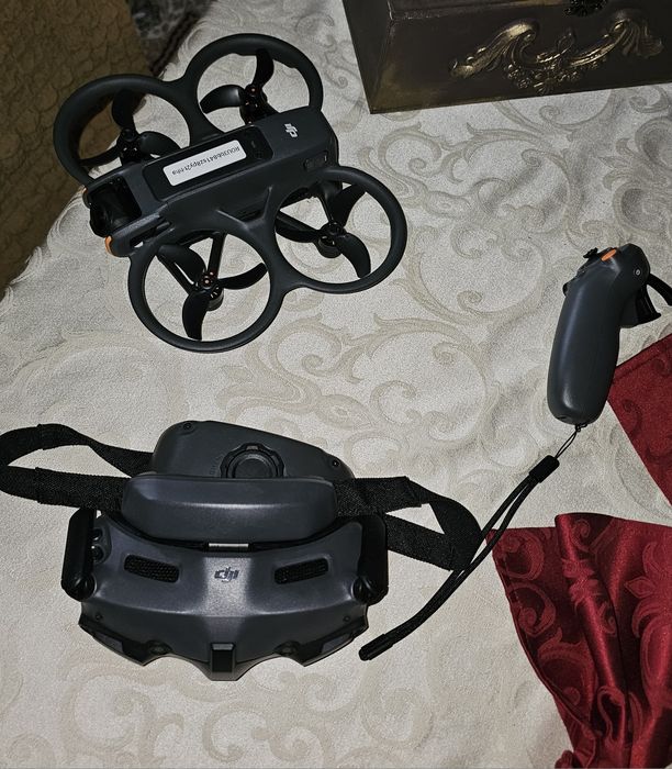 Vând dronă DJI Avata 2