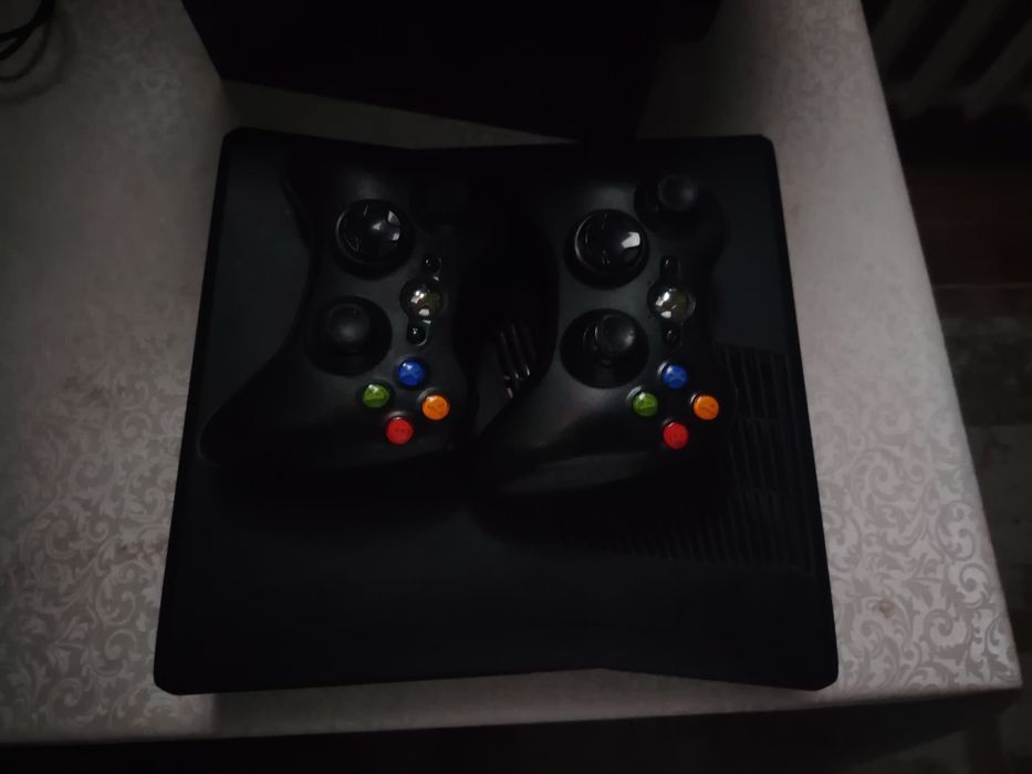 продам xbox 360 slim