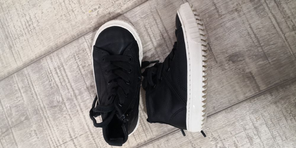 Ghete Zara 24 băieți.