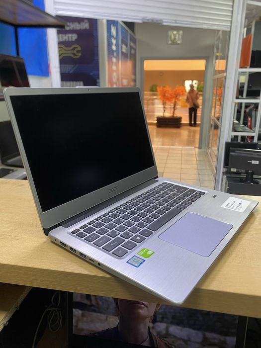 Ноутбук Acer i7-8gen/RAM8/SSD256/win10Pro
