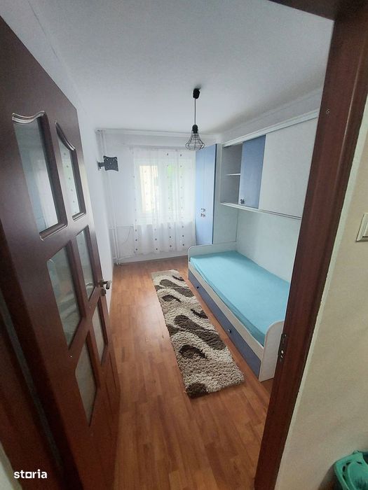 Decebal - 3 camere mobilat și utilat,et.2 , PC , decomandat