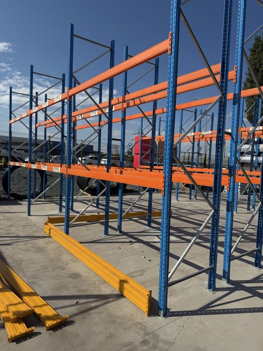 Rafturi metalice industraile