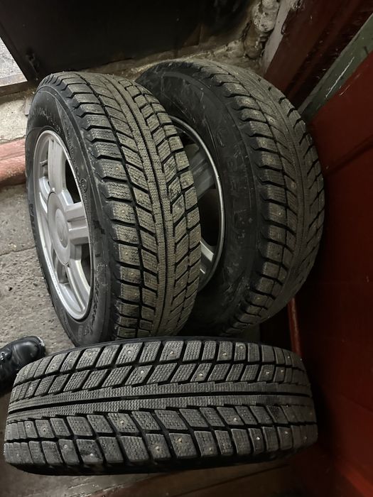 R14 185/65 шипованные шины без дисков