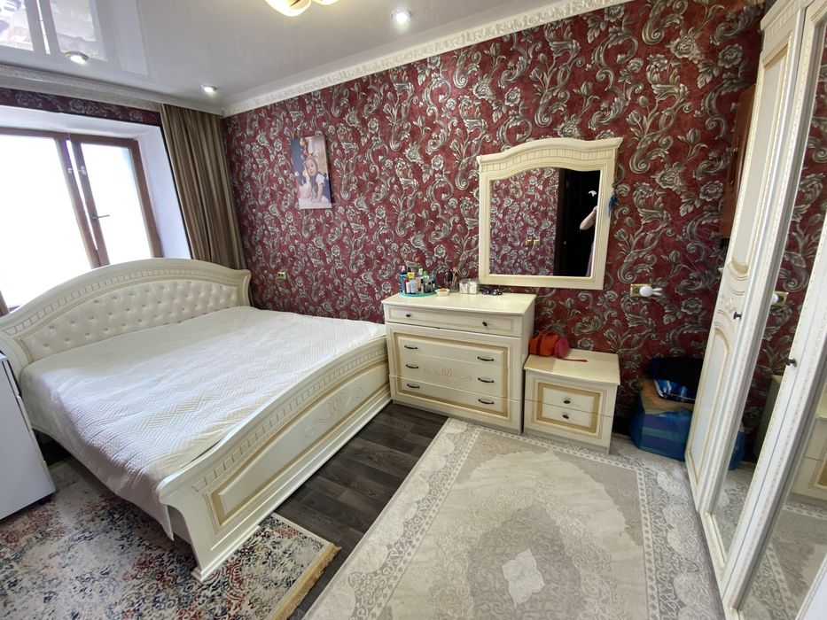 Продам спальный гарнитуру
