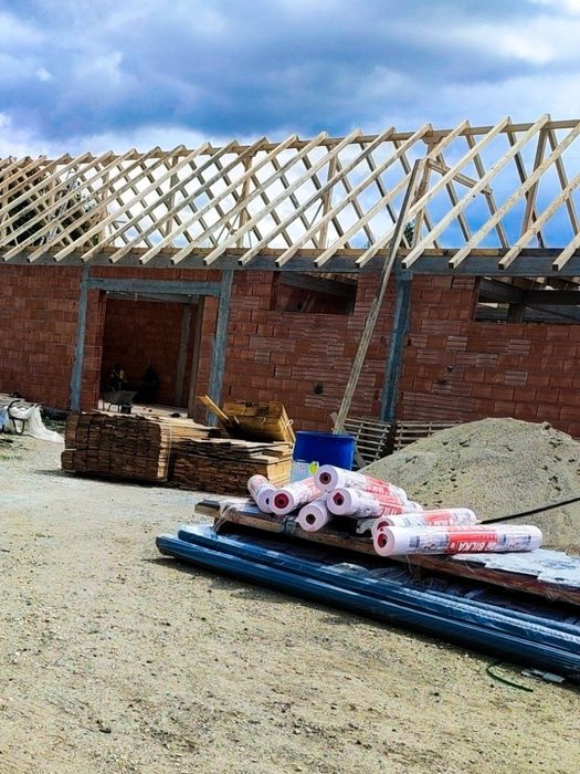 Meseriasi acoperisuri - reparatii acoperisuri -lucrari de la A la Z