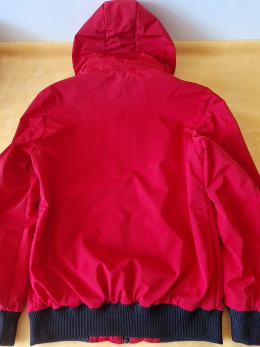 Продам осеннюю куртку для подростка