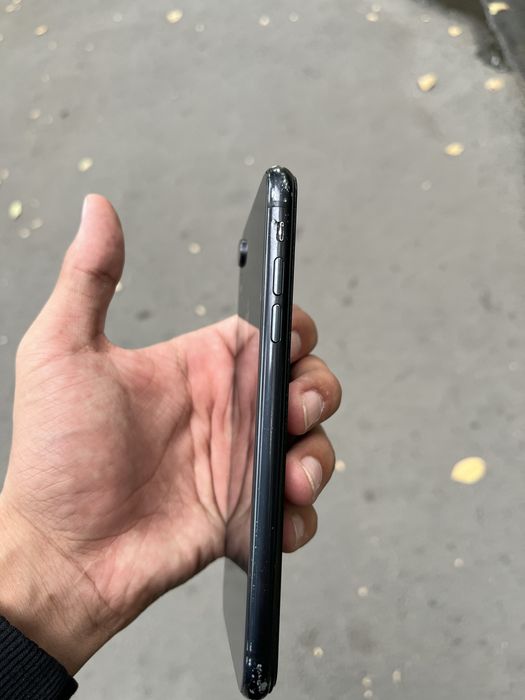 Продам iPhone XR 64 gb