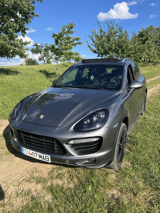 Porsche Cayenne Turbo 2012-4.8 V8 550 Cai