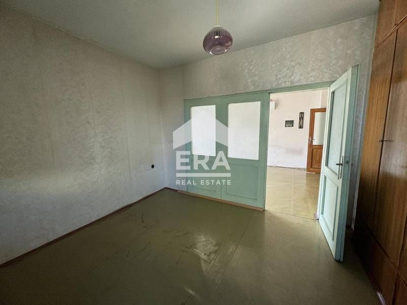 Продава се Тристаен апартамент в Хасково, Дружба 1 - 77 кв.м за 1096 €/кв.м - Снимка #9