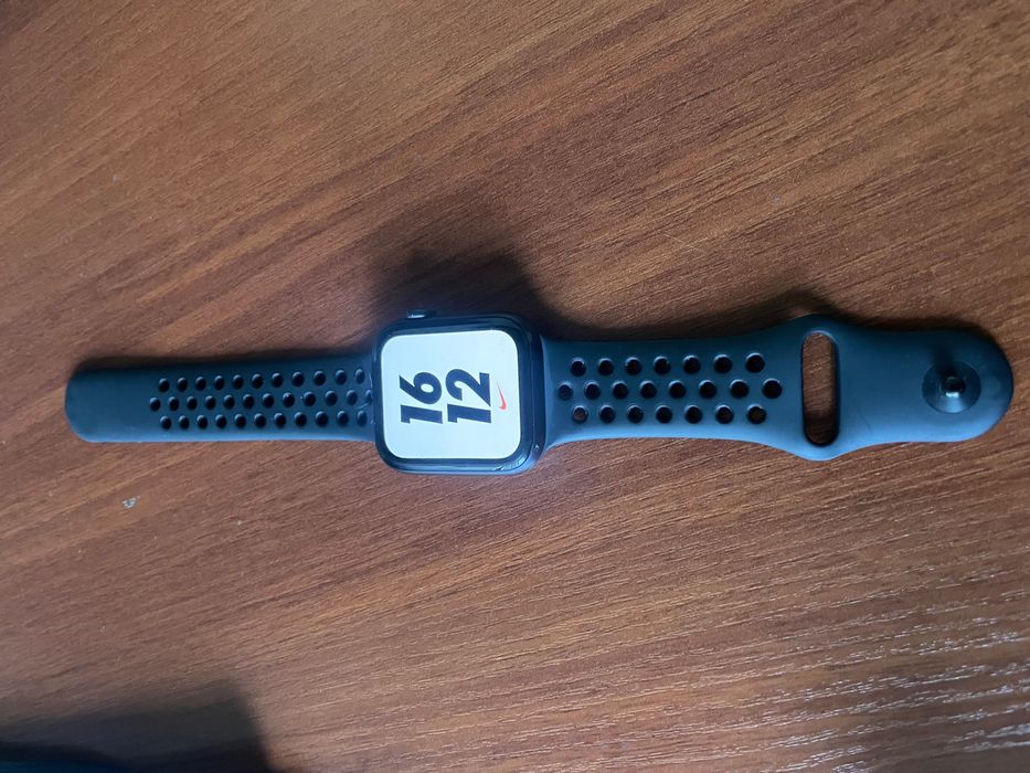 Apple Watch SE Nike+