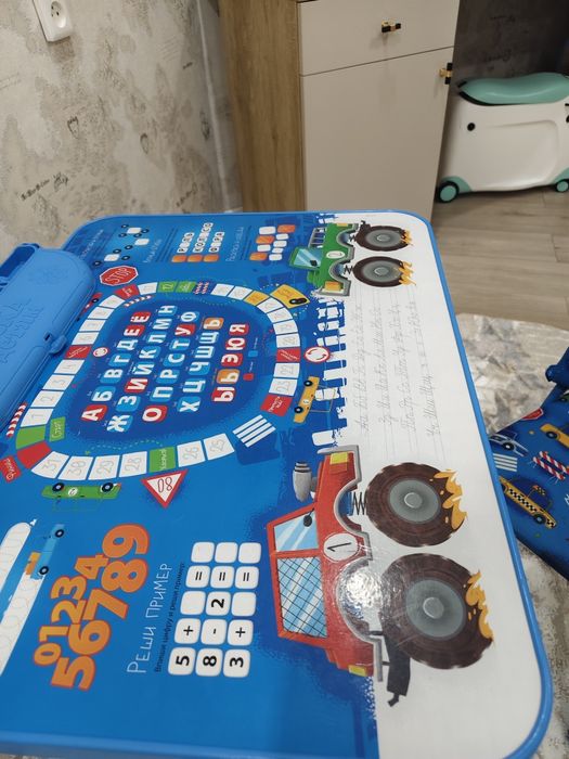 Продам детский стол и стульчик