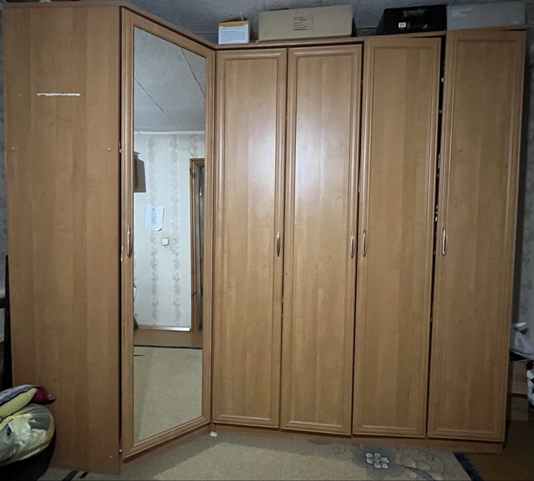 Вещевой, плательный шкаф