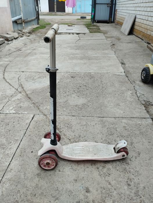 Продам самокат детский