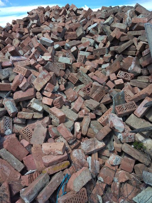 Cărămidă din demolari