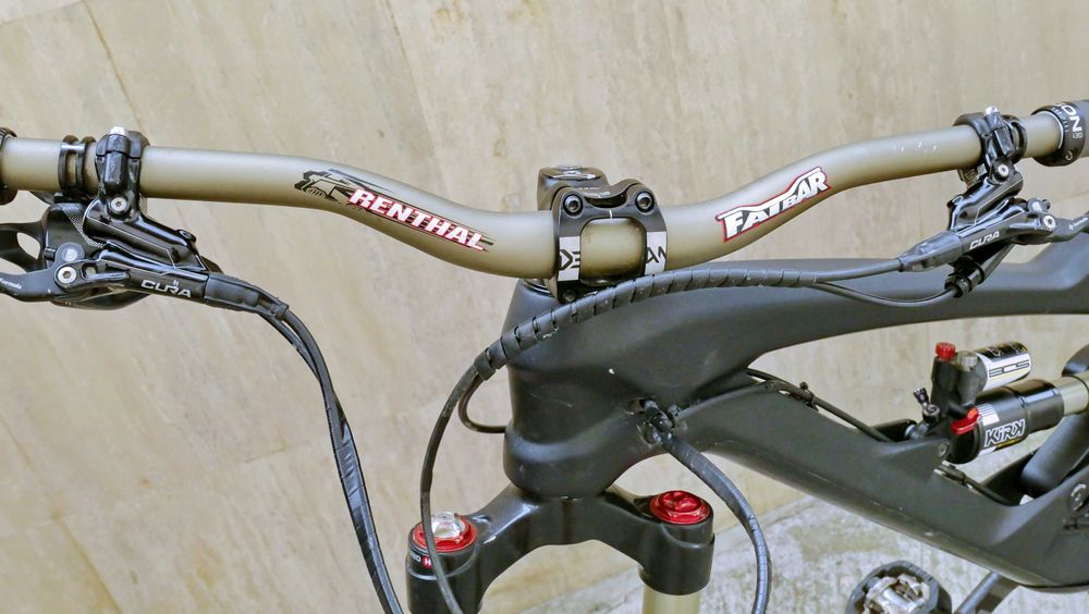 YT Capra CF Pro Race, 27.5 М, BOS Deville 170 ход, 1x 11 SRAM XO1