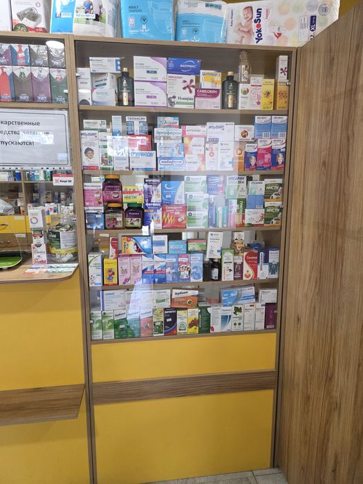 Продам шкаф витрина