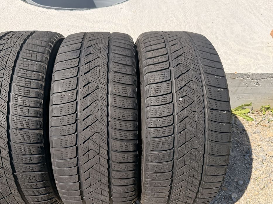 Всесезонни/зимни гуми 235/45/18 ДОТ:24 PIRELLI