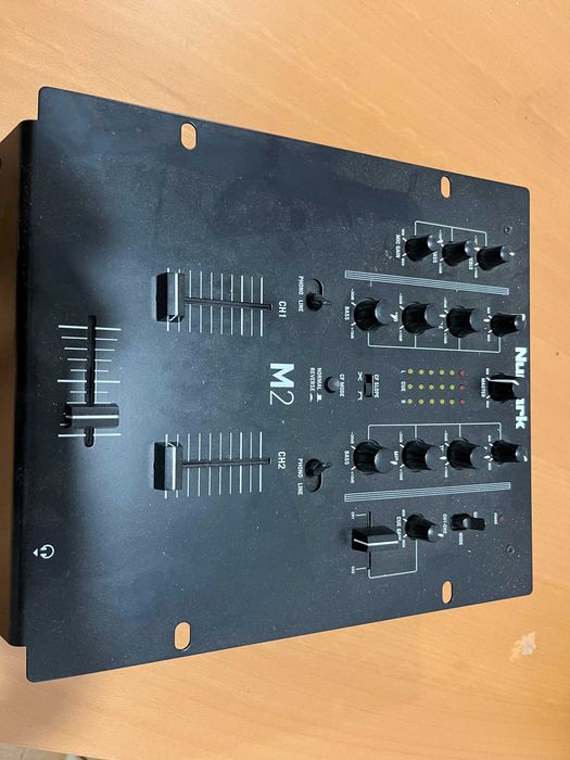 Mixer DJ Numark M2