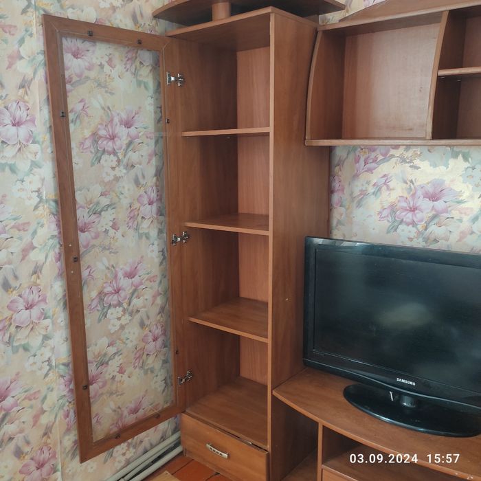 Продам  Горку для гостиной