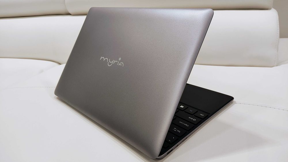 Laptop multimedia Myria 14 ,diagnoza auto, office, scoala, jocuri,