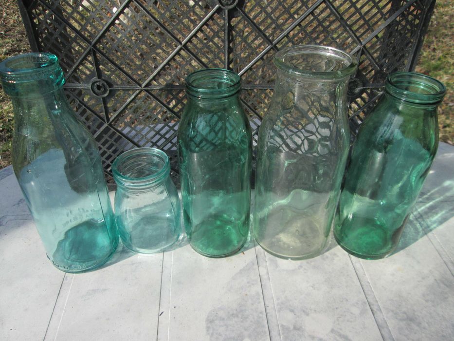 Sticle vechi de lactate (sana, lapte batut, borcan iaurt)